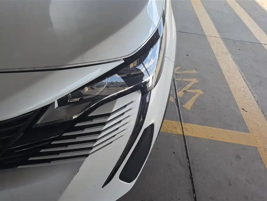 Peugeot 5008 2021