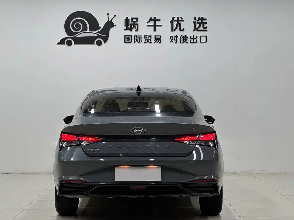 Hyundai Elantra 2022