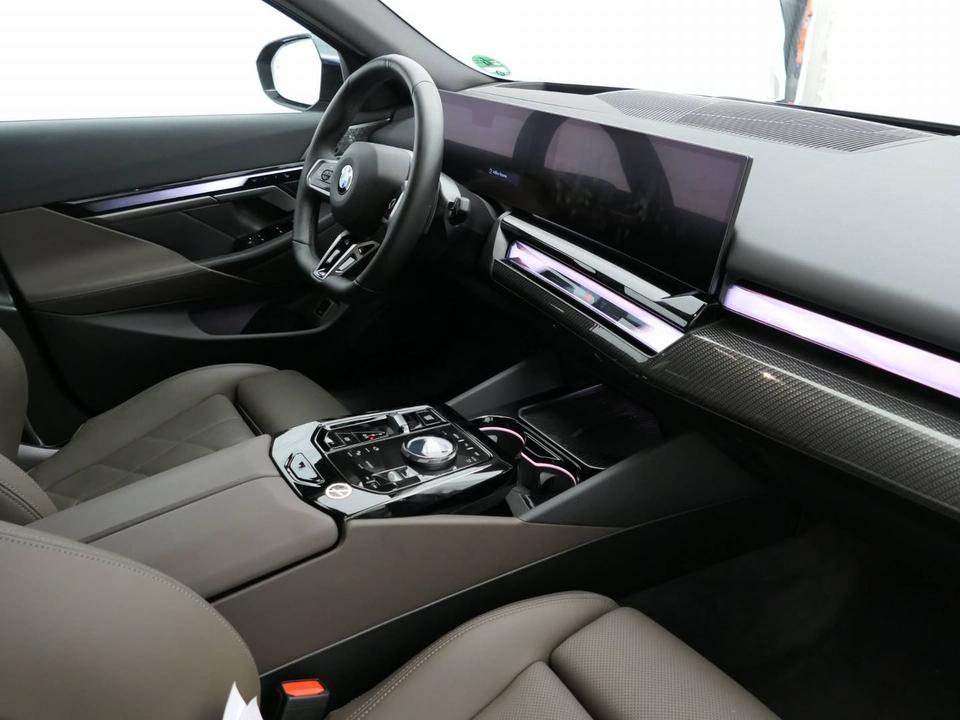 BMW 540 2025