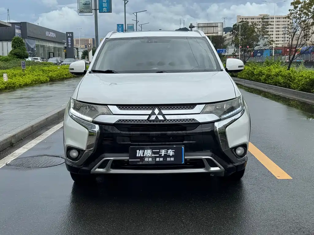 Mitsubishi Outlander 2021