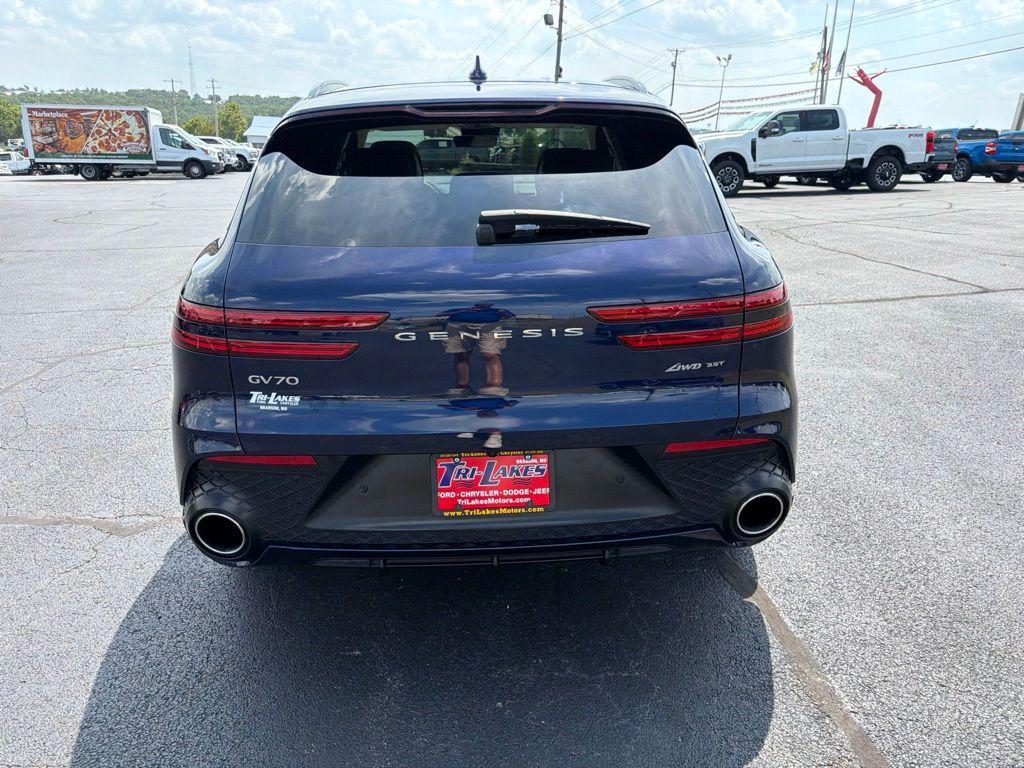 Genesis GV70 2025