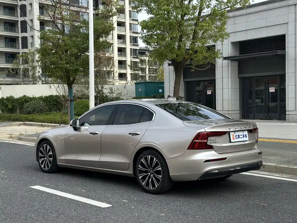 Volvo S60 2024