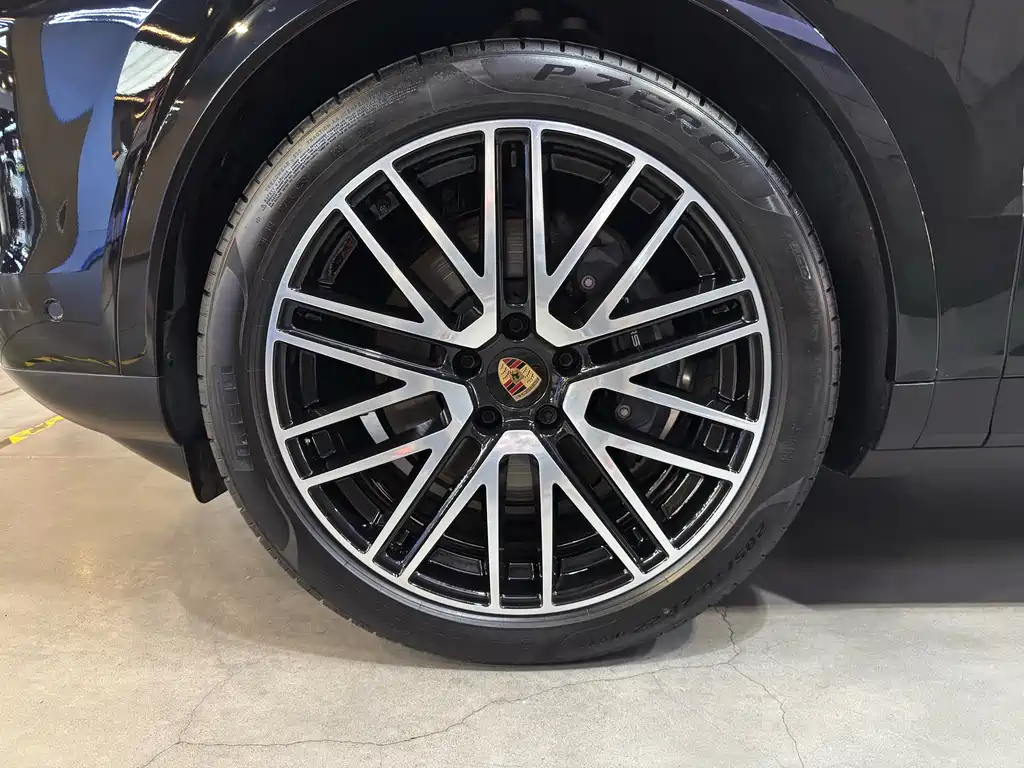 Porsche Cayenne 2025