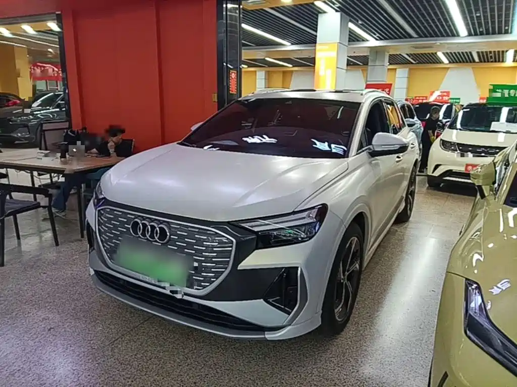 Audi Q4 e-tron 2024