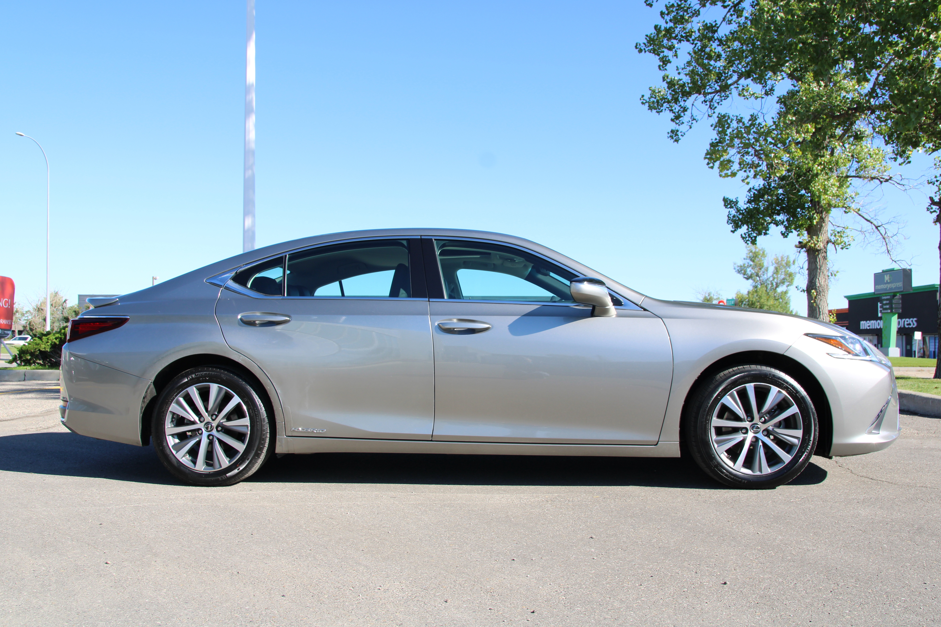Lexus ES 2021