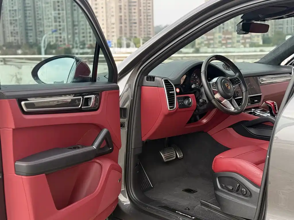 Porsche Cayenne 2022