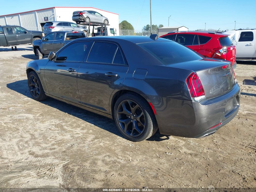Chrysler 300 2021