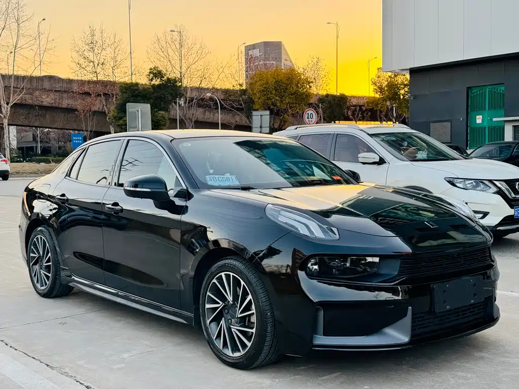 Lynk & Co 03 2022