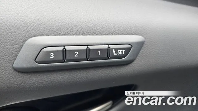 Lexus UX 2021