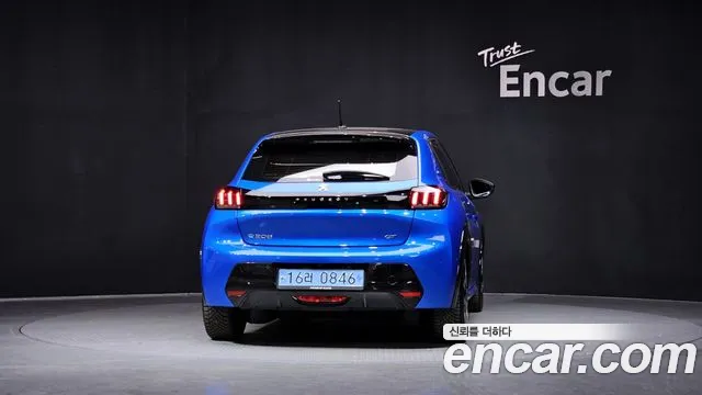 Peugeot 208 2021