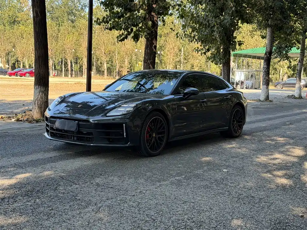 Porsche Panamera 2024