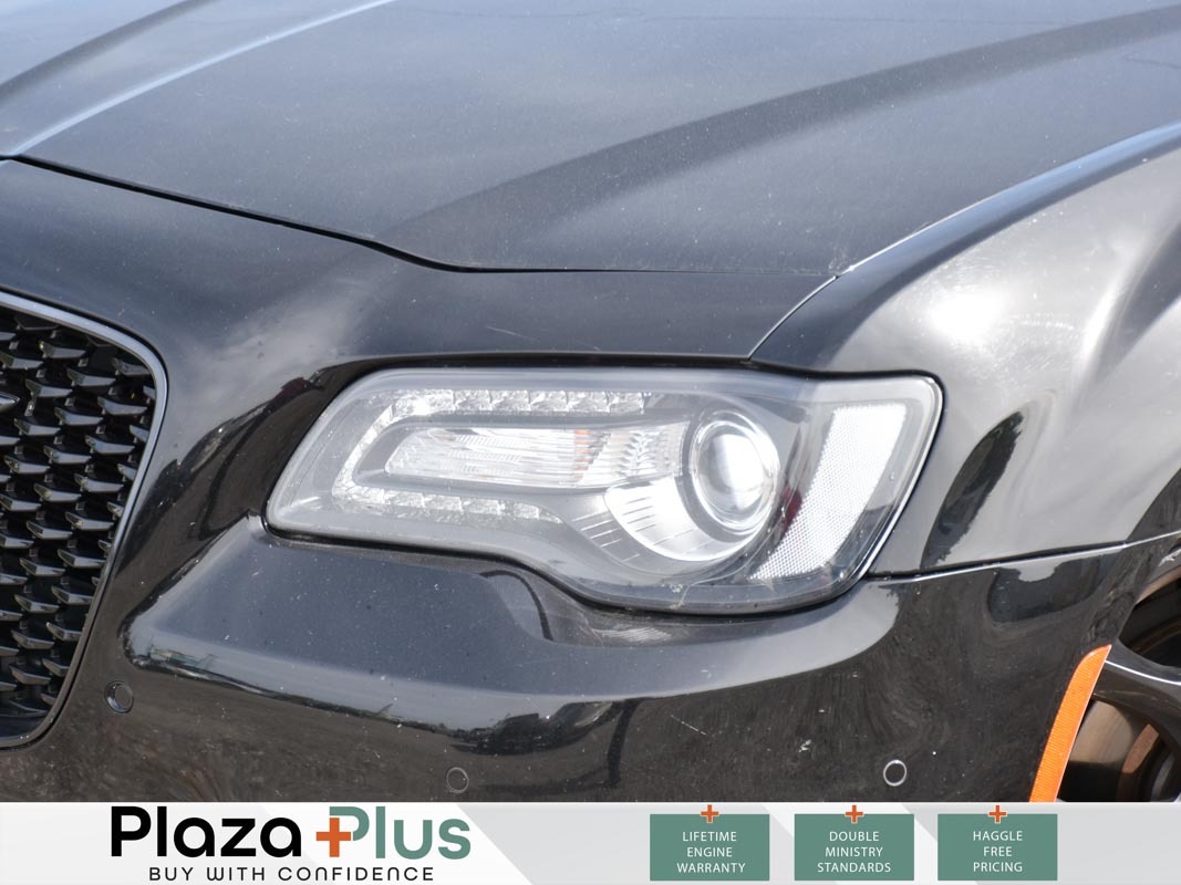 Chrysler 300 2021