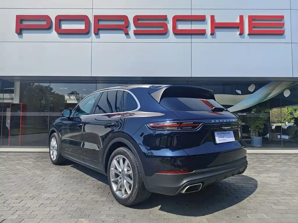 Porsche Cayenne 2021