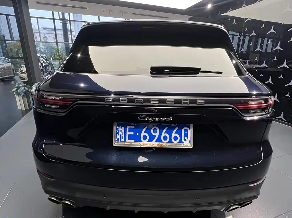 Porsche Cayenne 2022