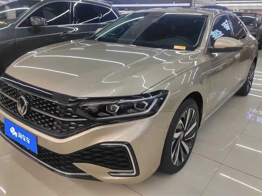 Volkswagen Passat 2023