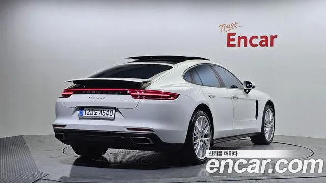 Porsche Panamera 2020