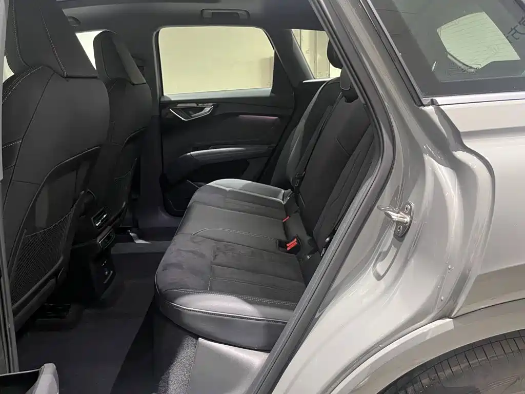 Audi Q4 e-tron 2025