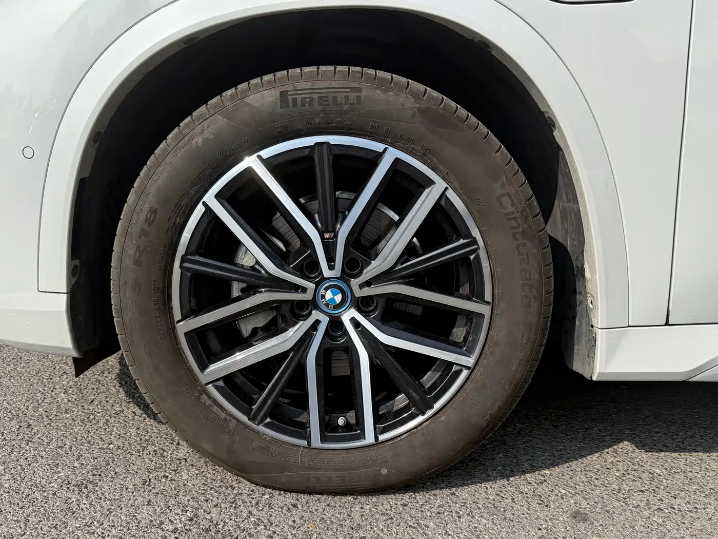 BMW iX1 2025