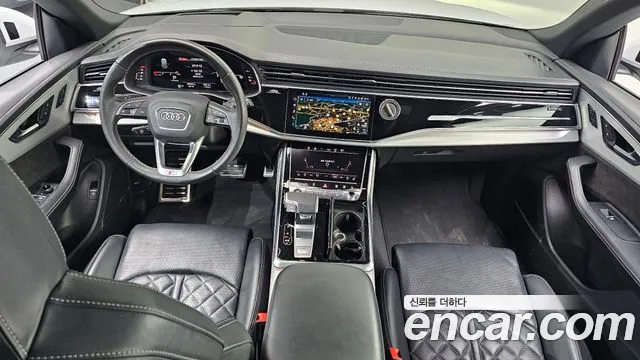 Audi Q8 2021