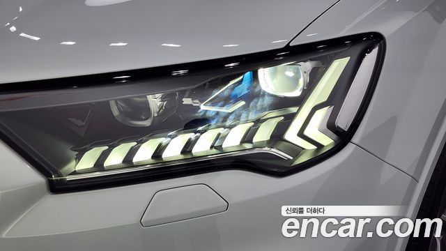 Audi SQ7 2023
