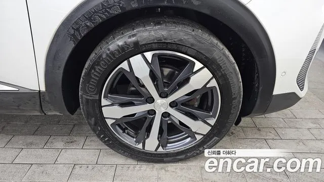 Peugeot 5008 2021