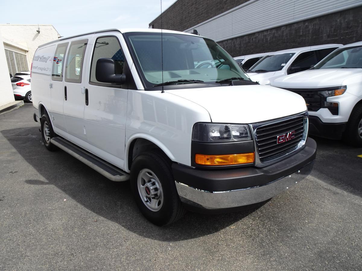 GMC Savana 2023
