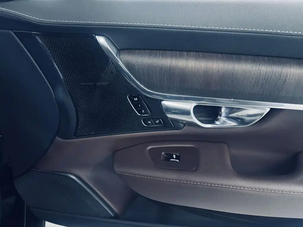 Volvo S90 2024