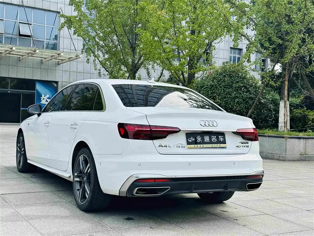 Audi A4 2021