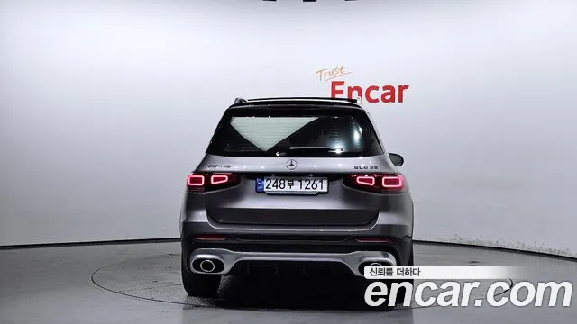 Mercedes-Benz GLB 2023