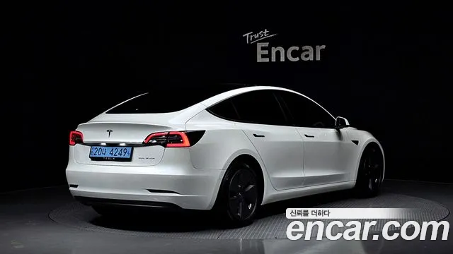 Tesla Model 3 2022