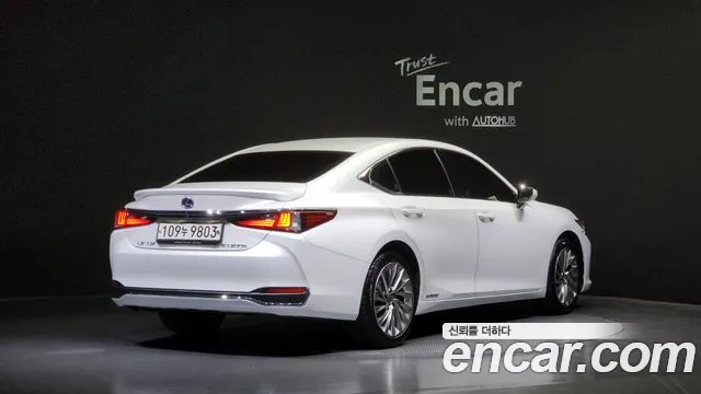 Lexus ES 2021