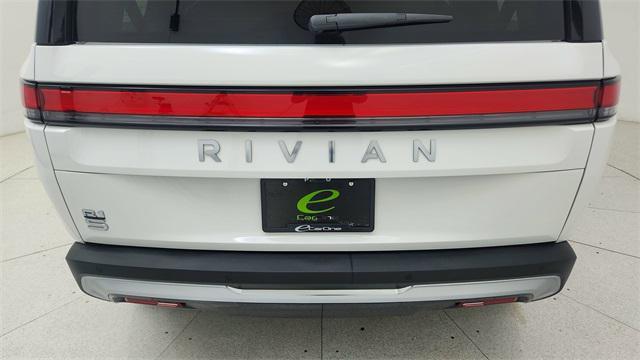Rivian R1S 2025