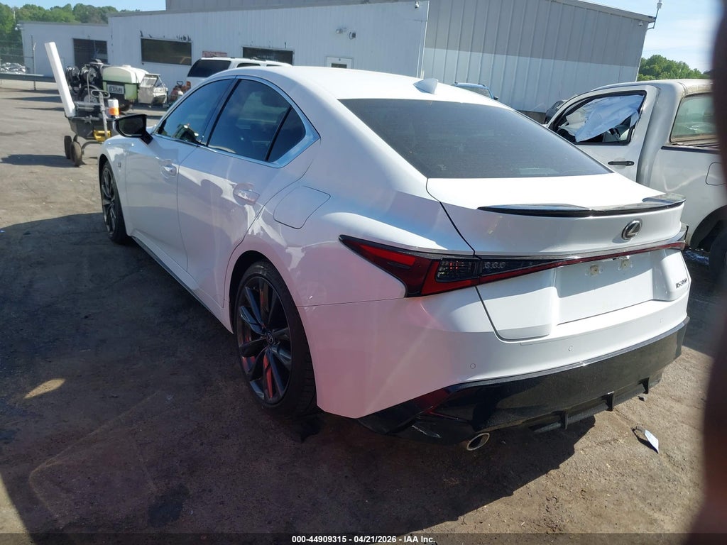Lexus IS 2024