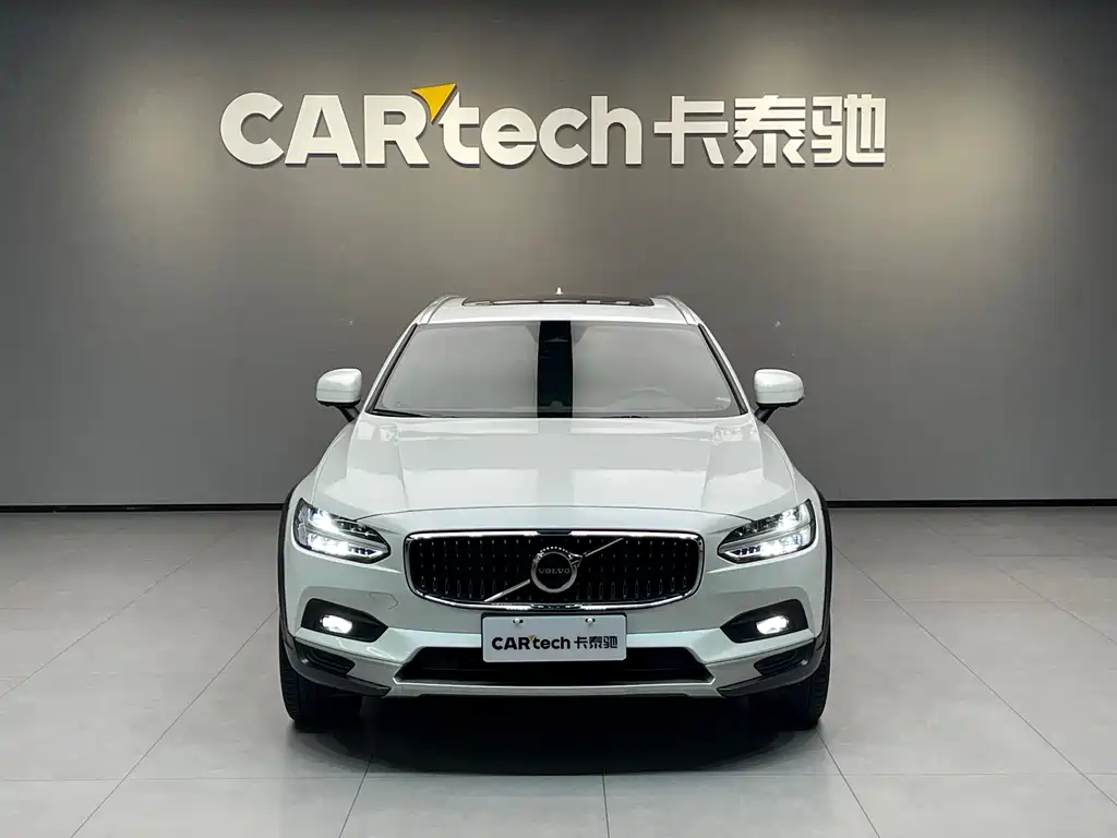Volvo V90 2022