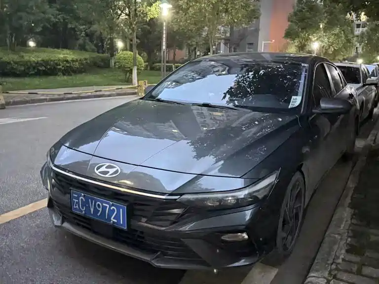 Hyundai Elantra 2023