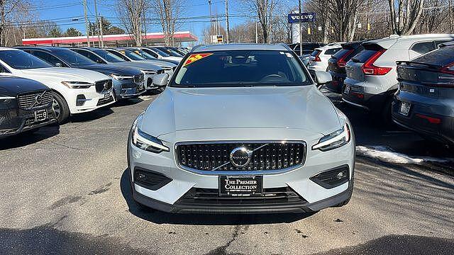 Volvo V60 Cross Country 2025