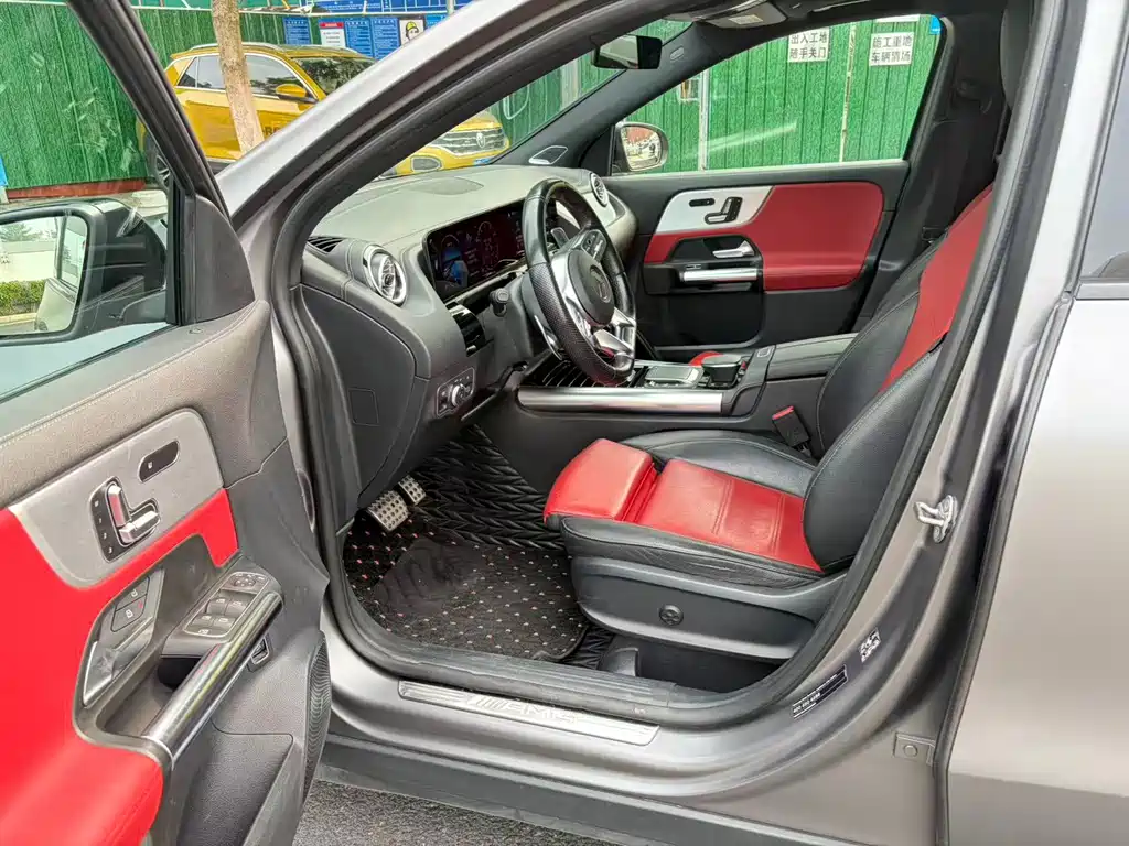Mercedes-Benz GLA AMG 2021
