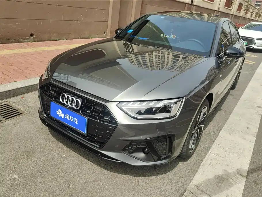 Audi A4 2023