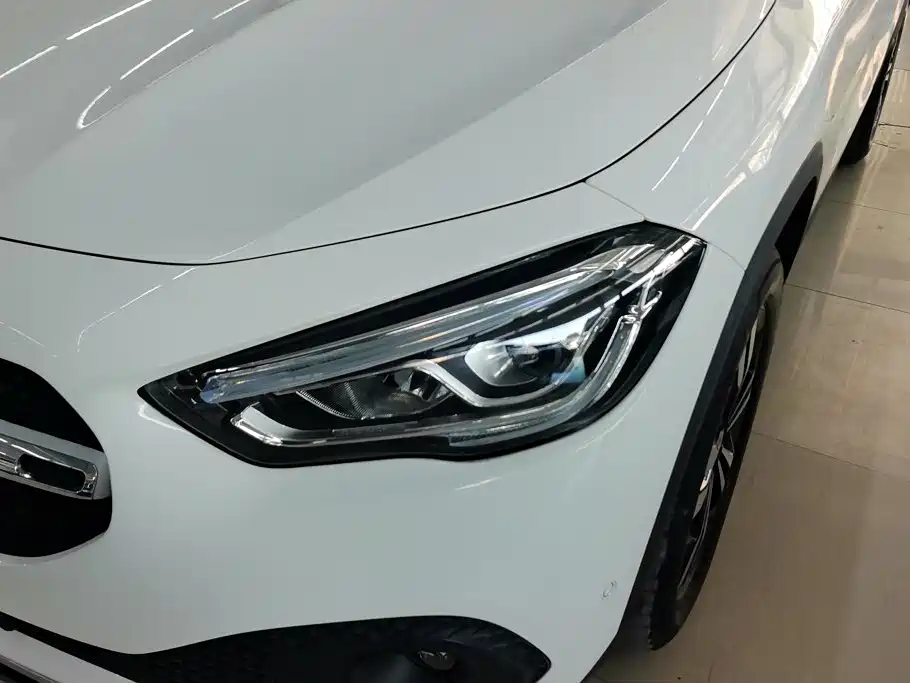 Mercedes-Benz GLA 2021