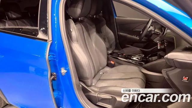 Peugeot 208 2021