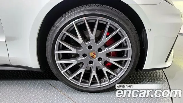 Porsche Panamera 2025