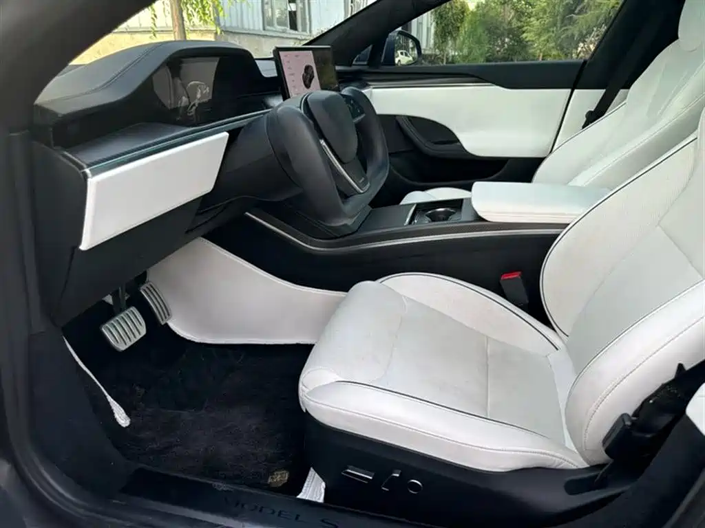 Tesla Model S 2023