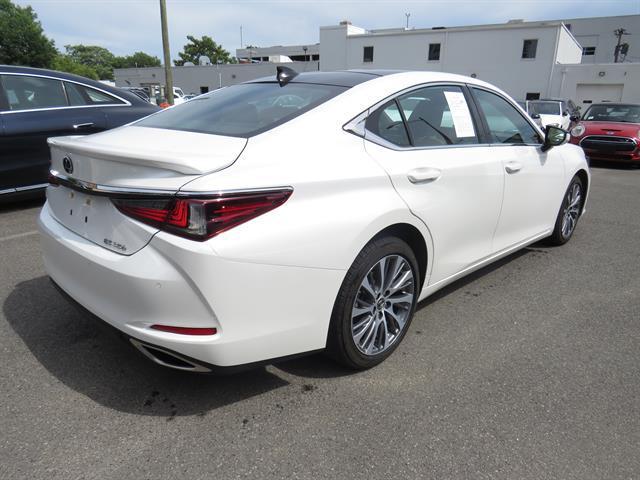 Lexus ES 2021