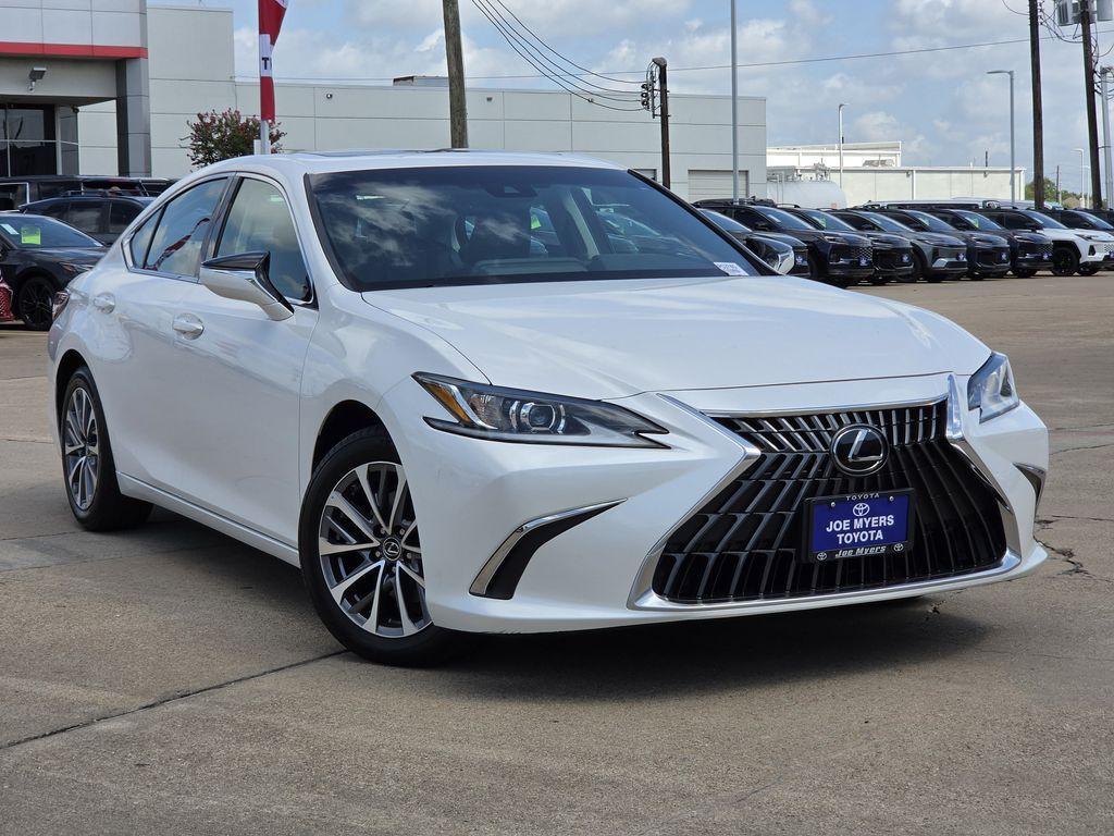 Lexus ES 2024