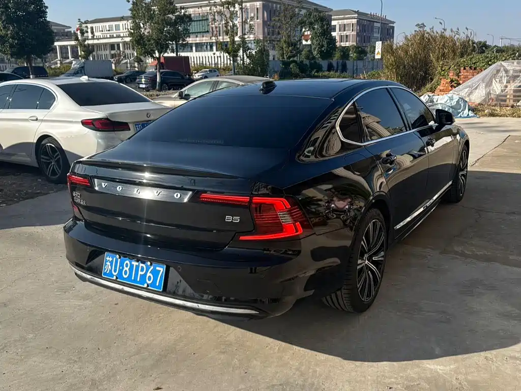 Volvo S90 2024