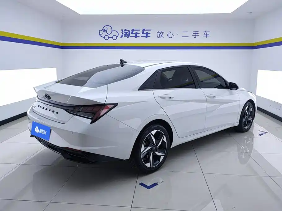 Hyundai Elantra 2023