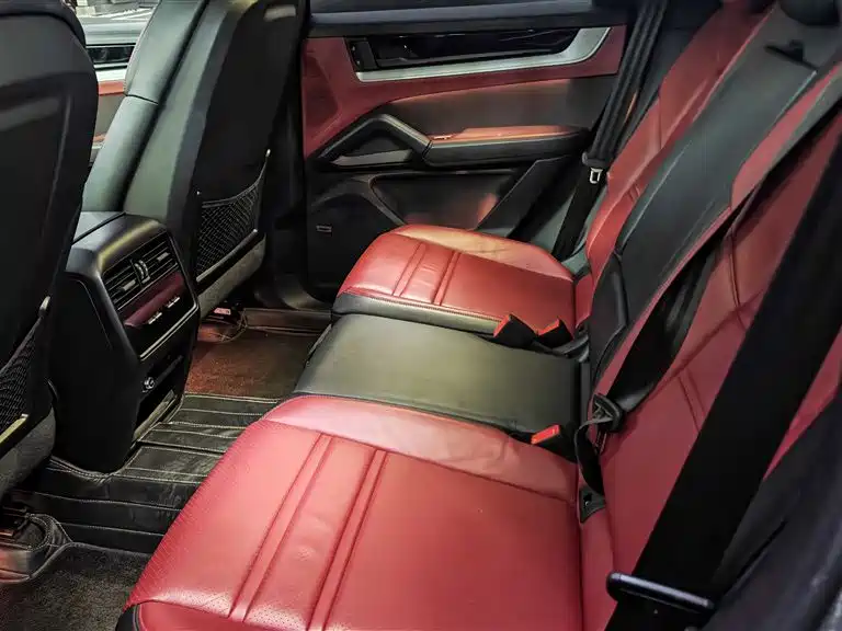 Porsche Cayenne 2024