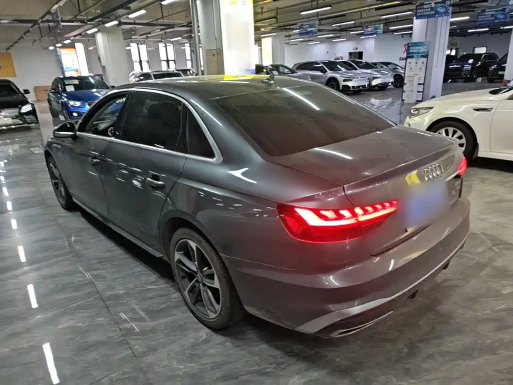 Audi A4 2021