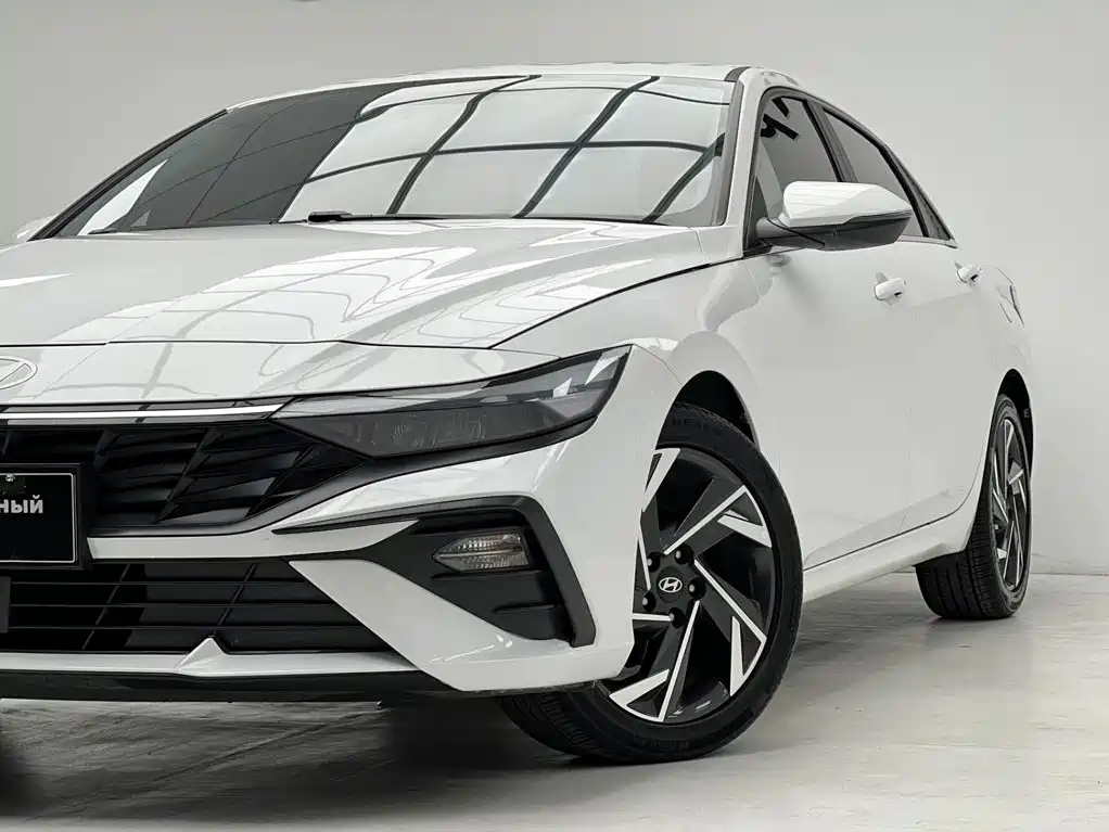 Hyundai Elantra 2023