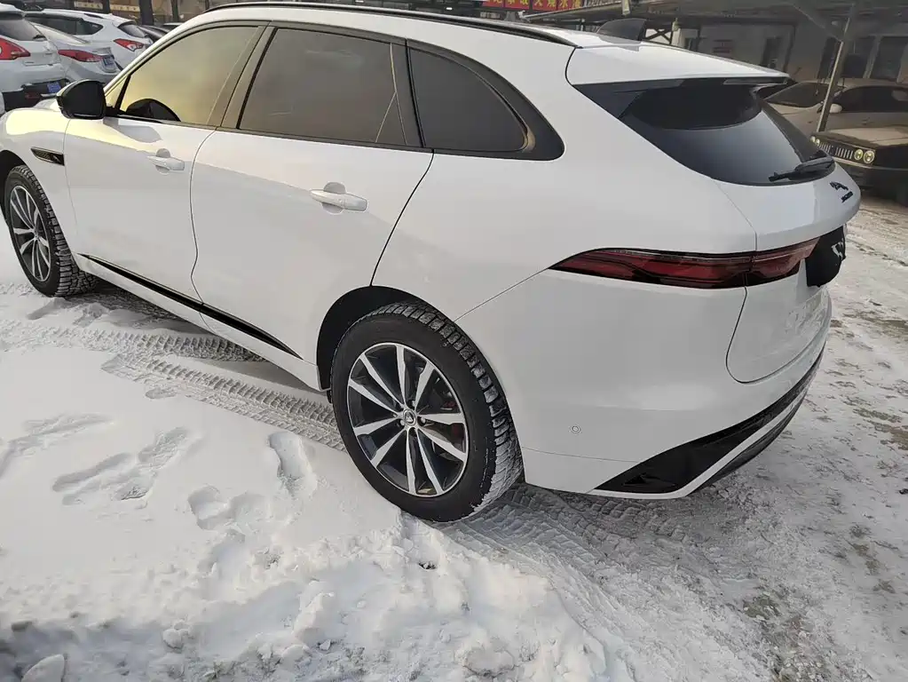 Jaguar F-Pace 2024